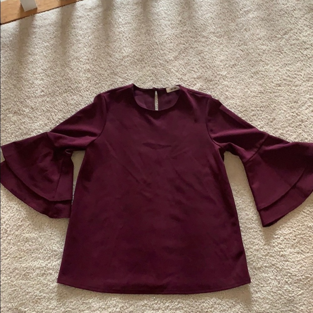Bell sleeve blouse